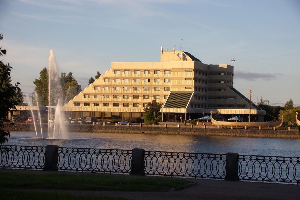 Hotel Druzhba Vyborg Exterior photo